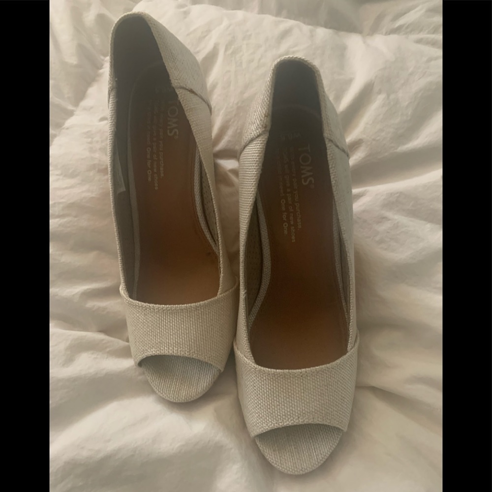 TOMS wedges